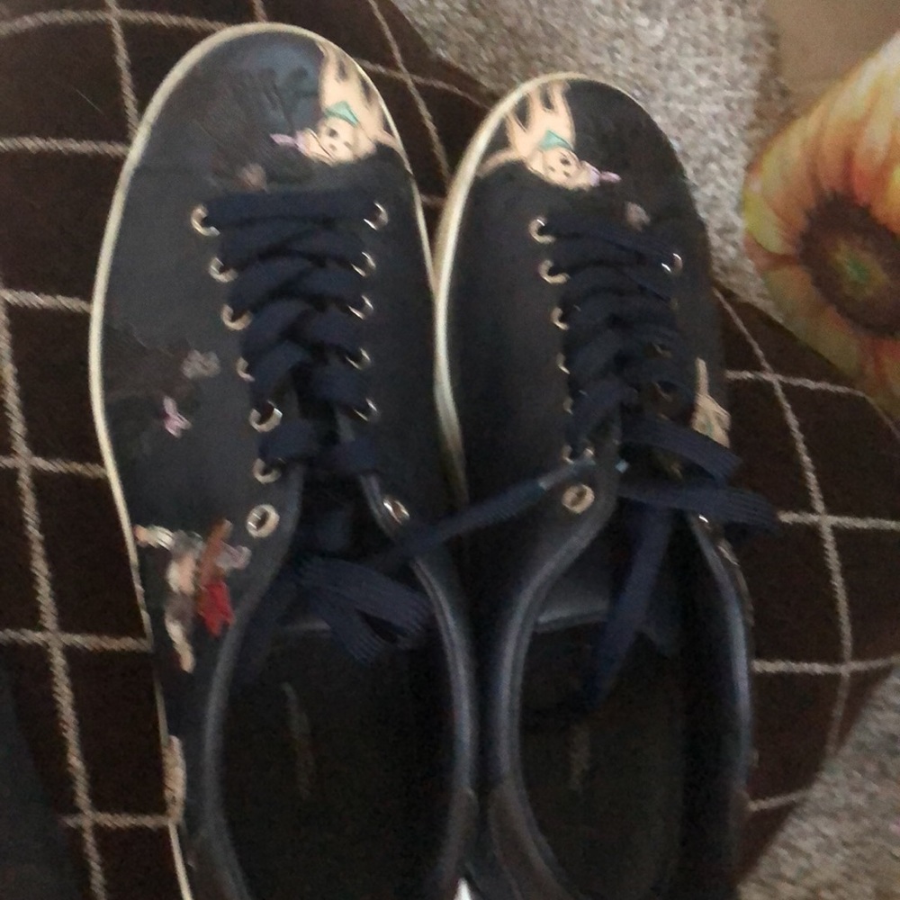 Limited edition authentic Dolce and Gabbana leather sneakers - Picture 4 of 9